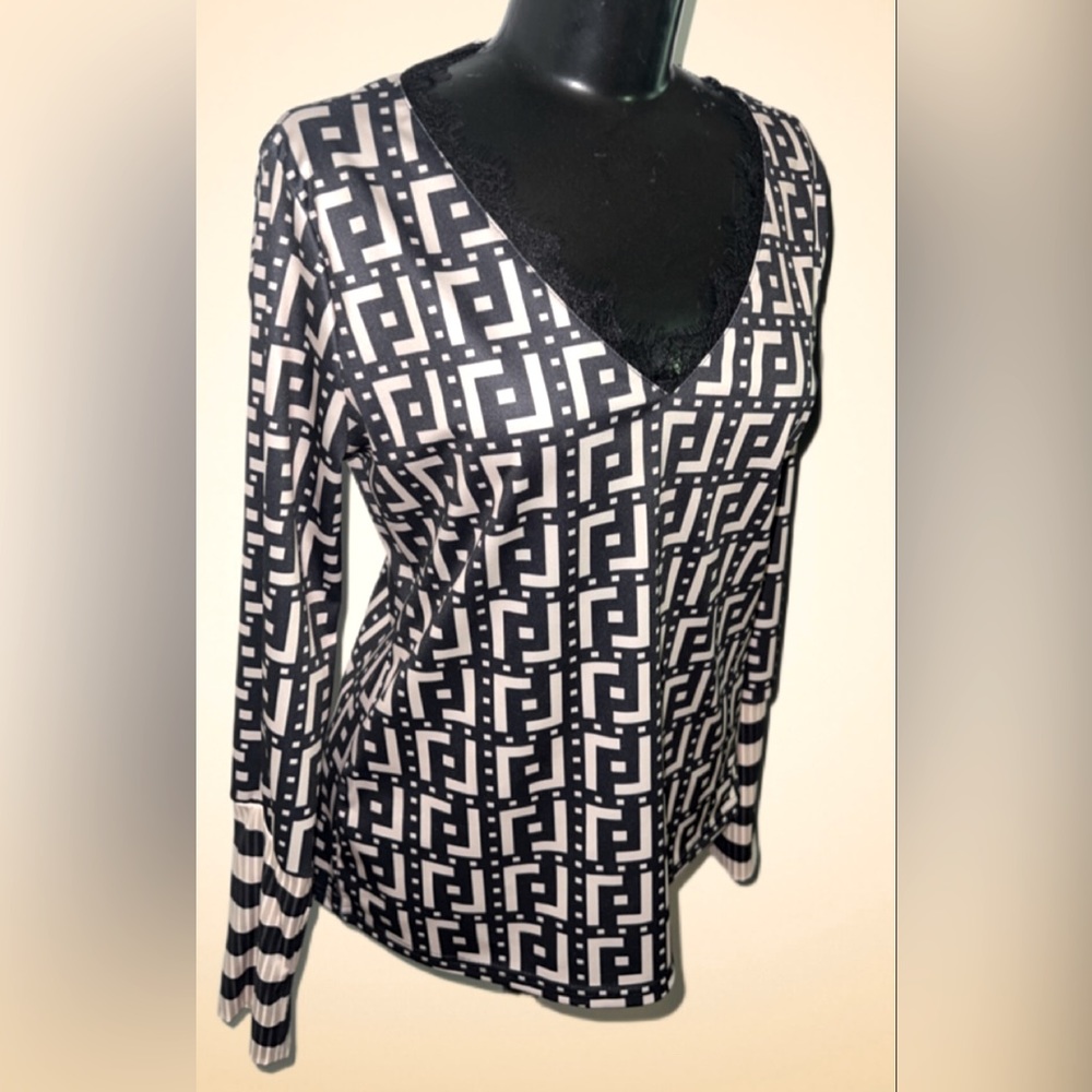 Silky, black and gold dress shirt with fitted cuffs